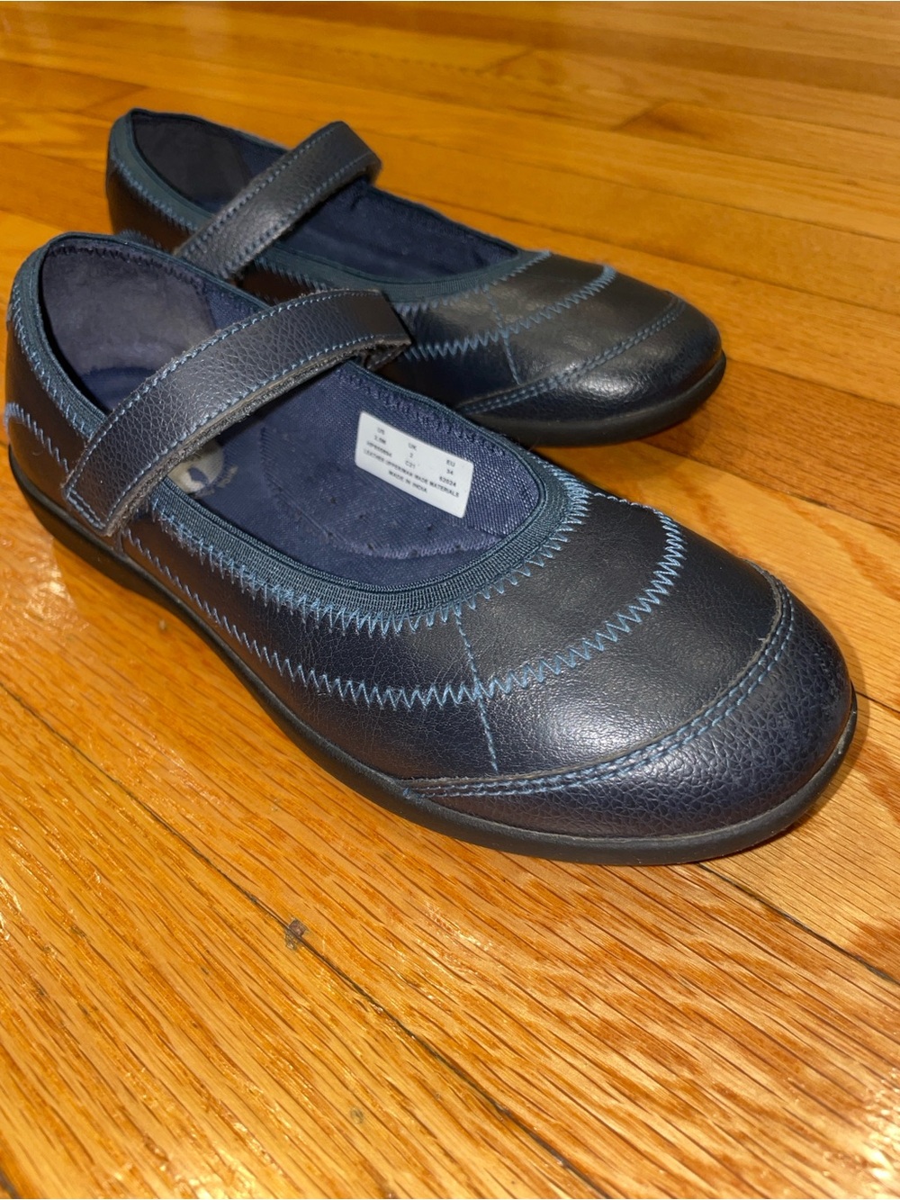 Kids Navy Mary Jane Strap Shoes EUC